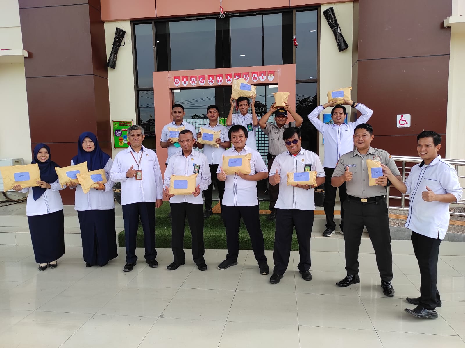 bagi_hadiah.jpg