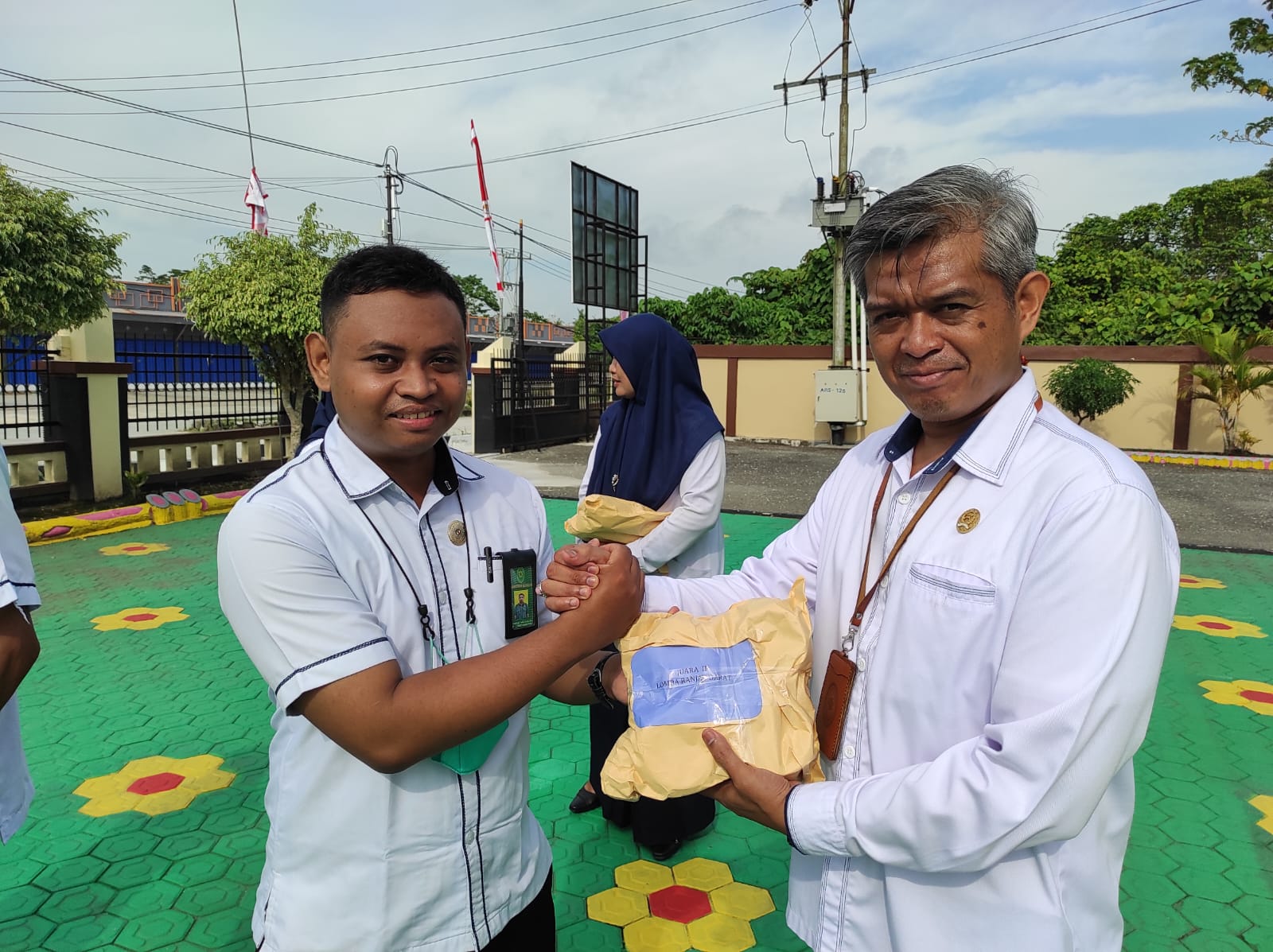bagi_hadiah2.jpg