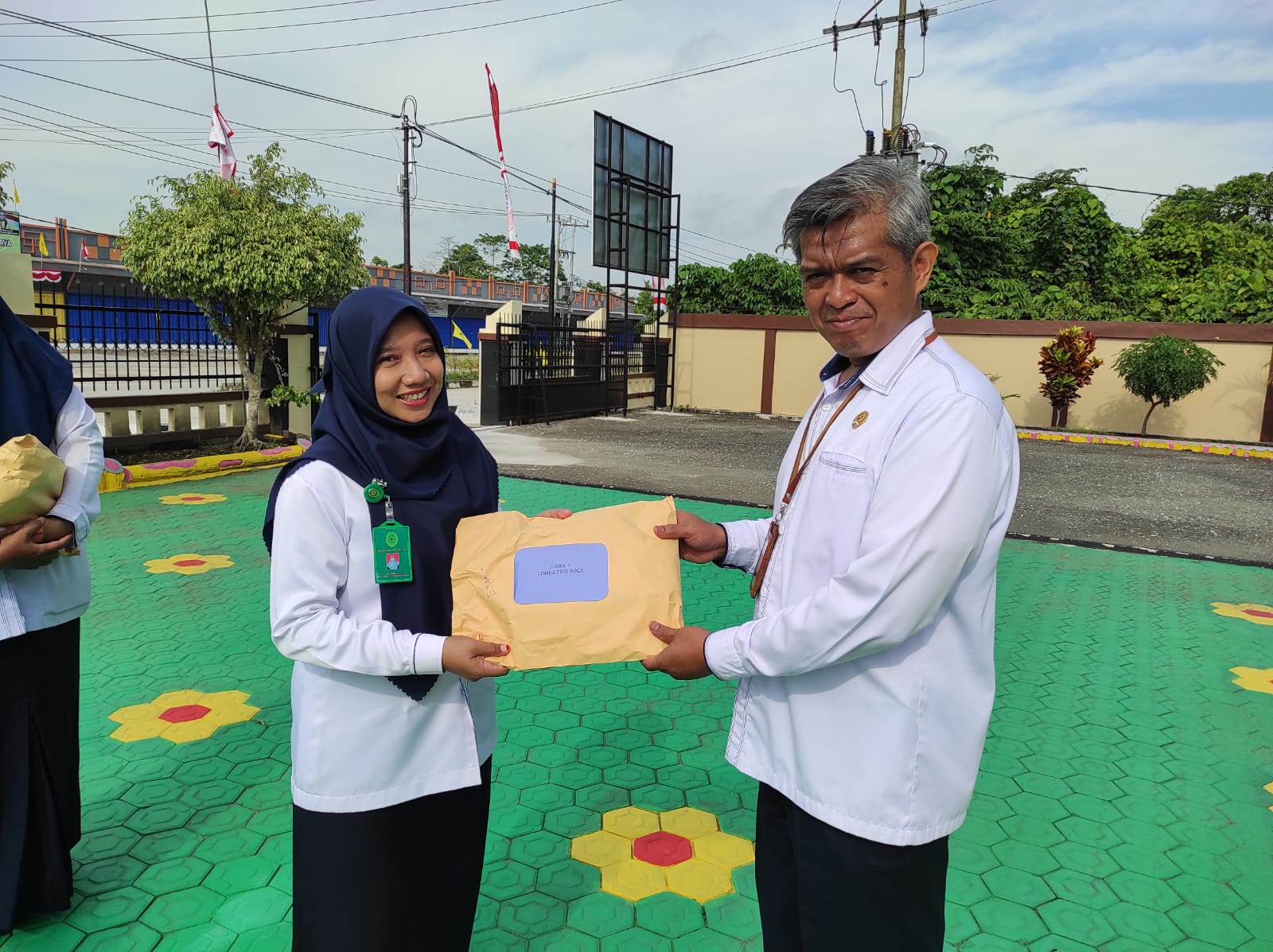 bagi_hadiah_3.jpg